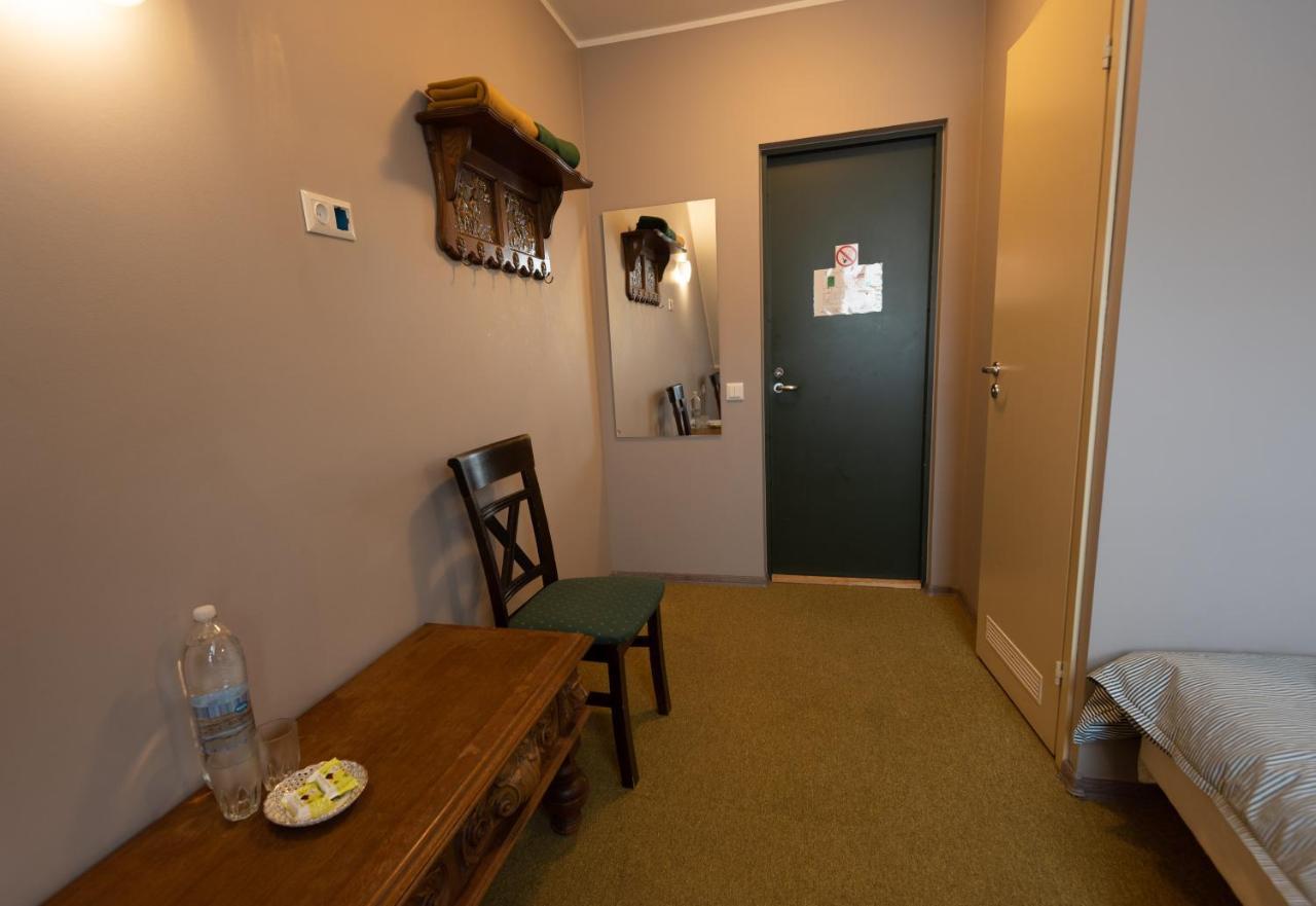 Aiakeskuse Hostel Rakvere Esterno foto